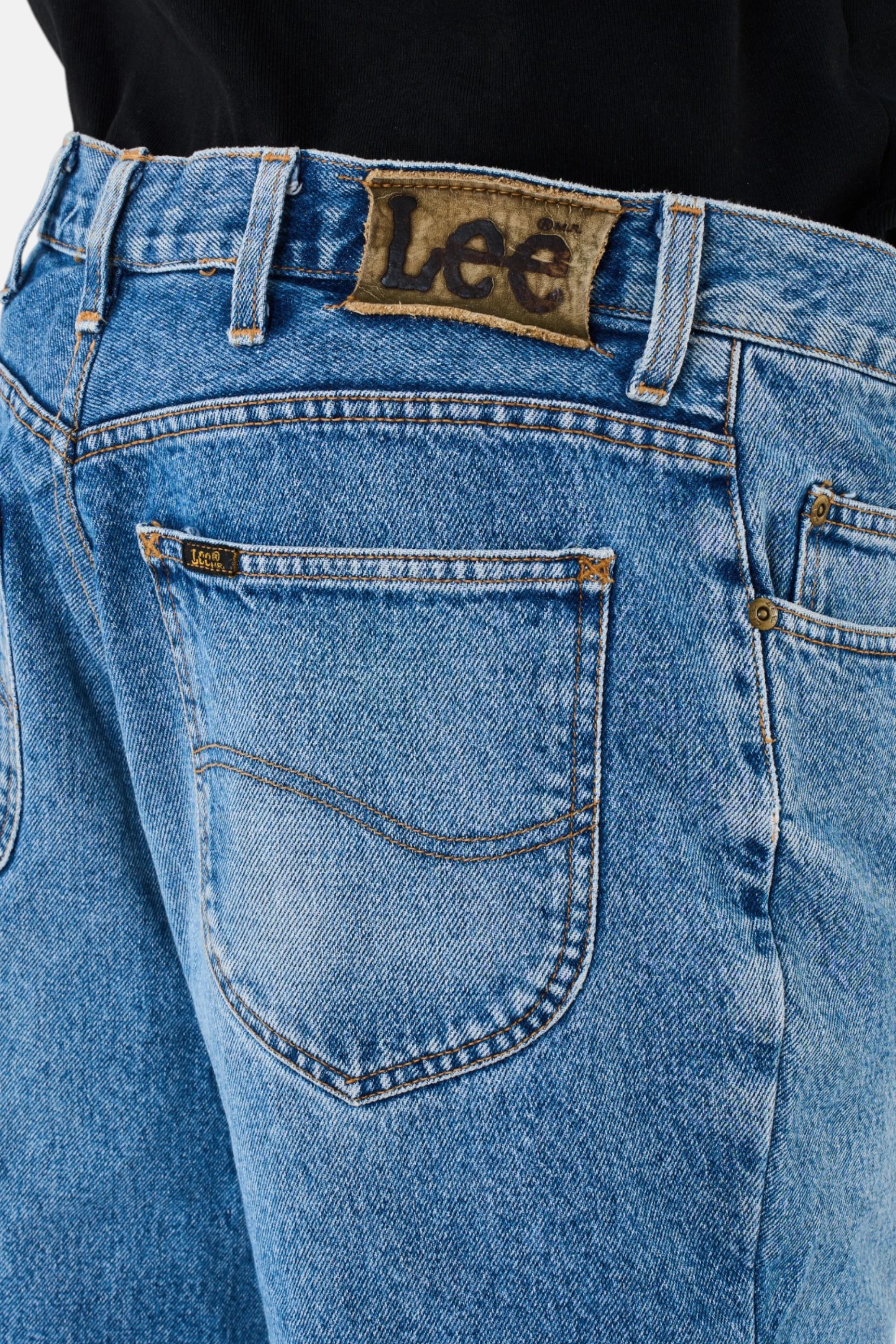Denim Lee, dettaglio