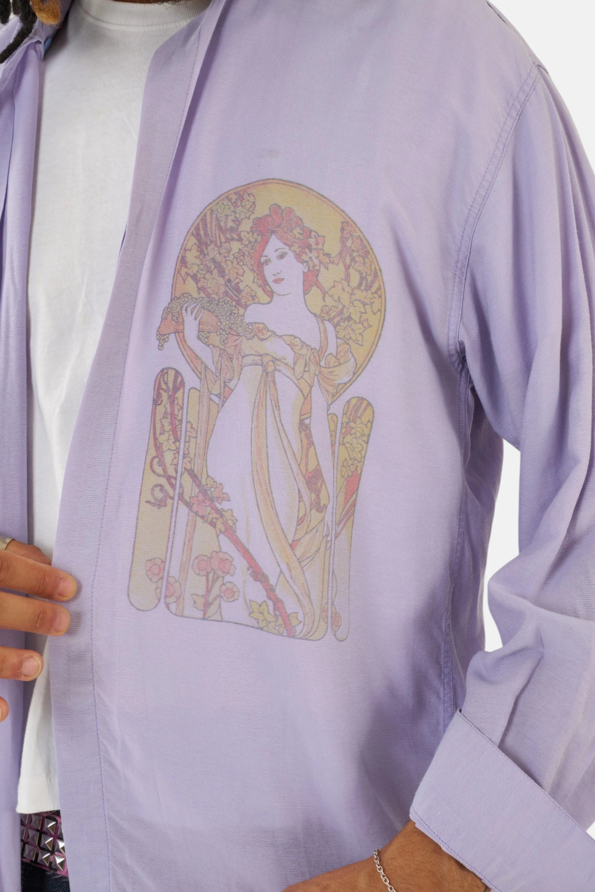 Yashi Yamamuri camicia violetto, vista frontale