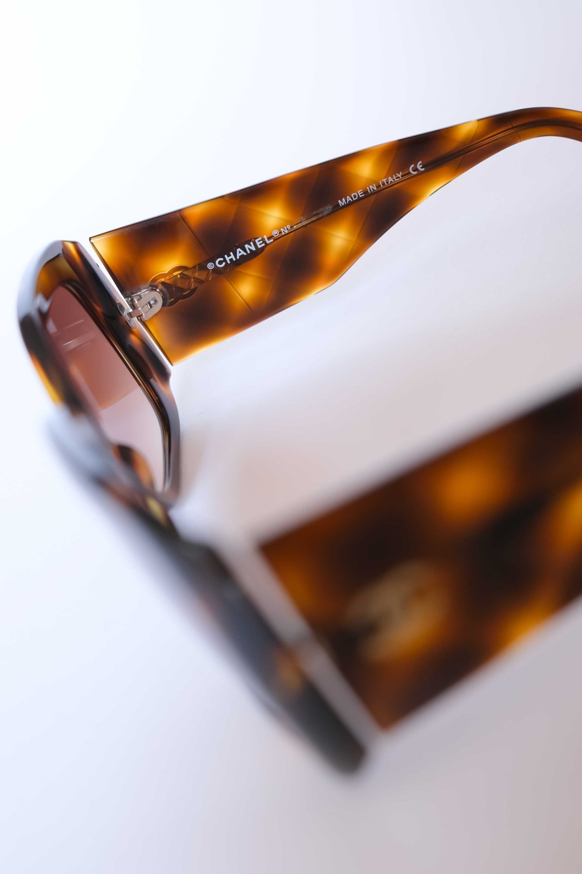 Chanel Occhiali Brown Red Tartan frontale