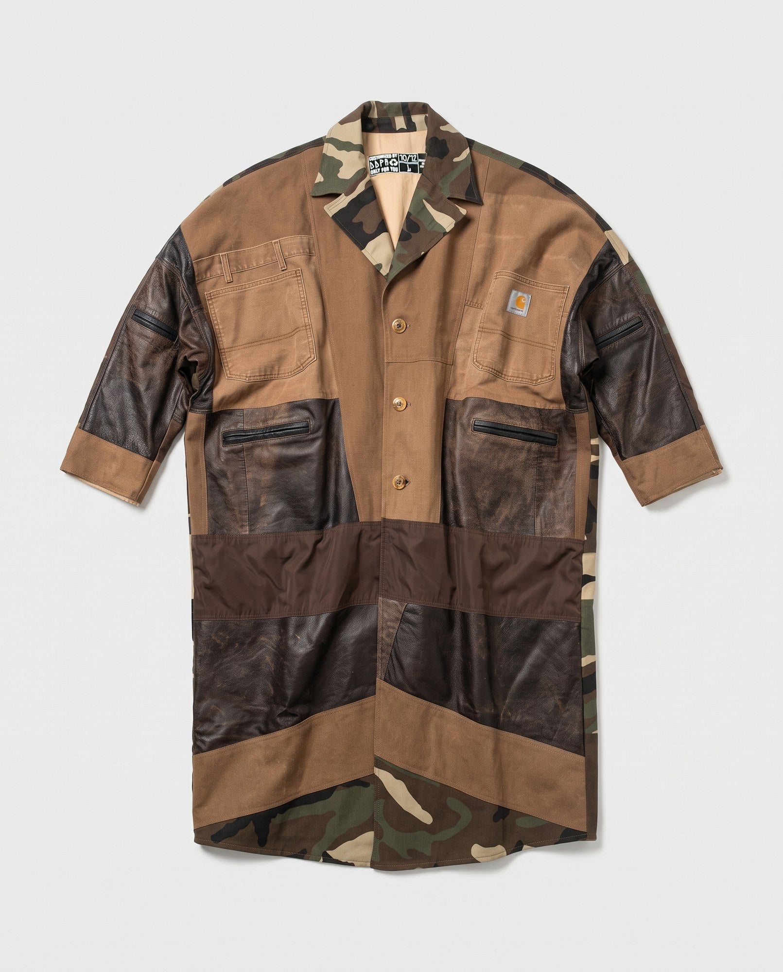 Trench upcycling Carhartt ecopelle, fronte